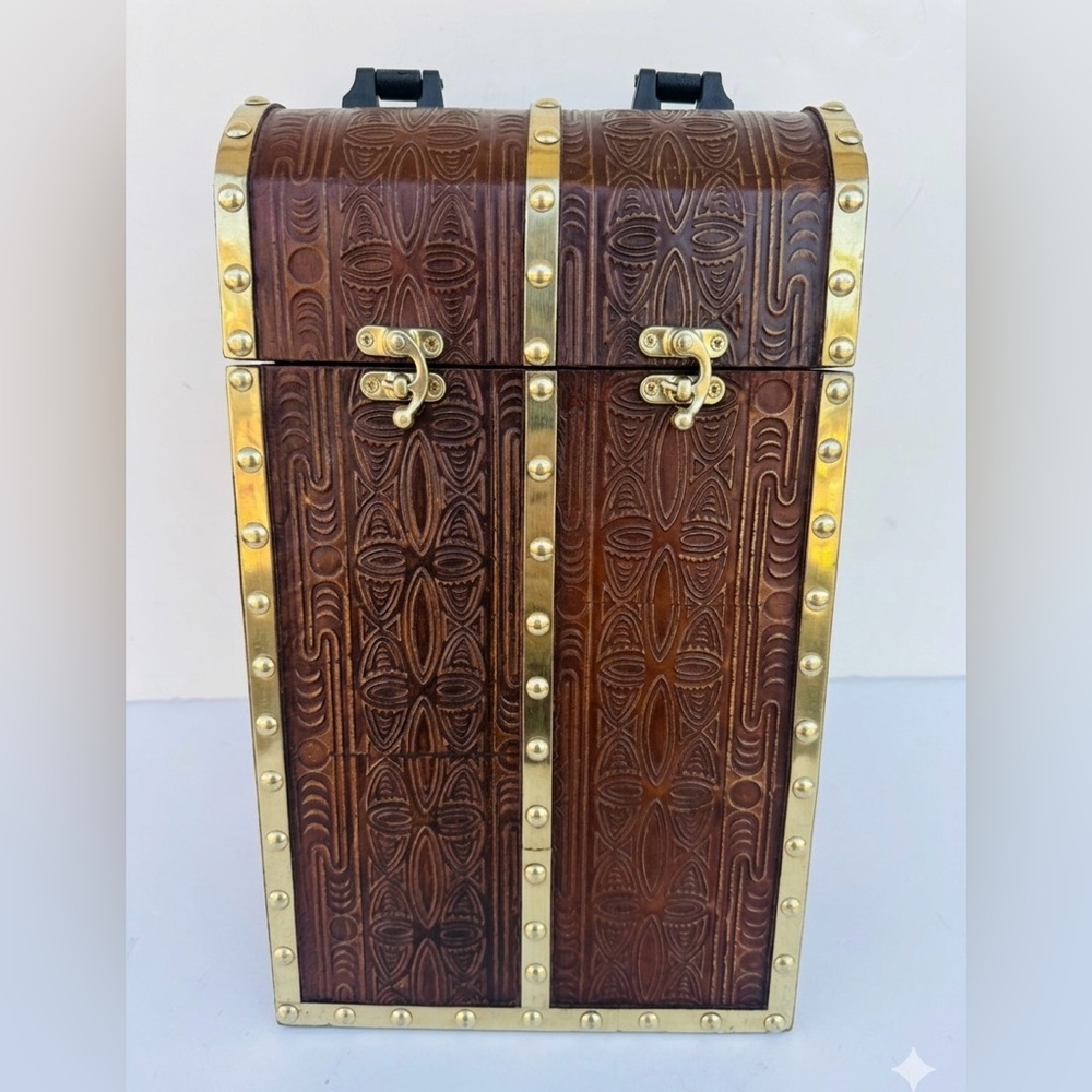 Vintage Vild Leather 2-Bottle Wine Holder Trunk Case  Size 14 x 8.5 x 4.5”